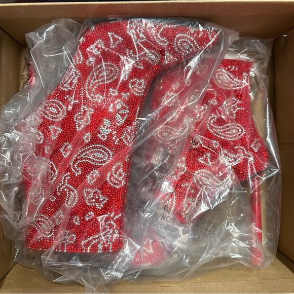 Steve Madden Women's Robyn Rhinestone Booties Red Size 7.5M - Picture 2 of 5